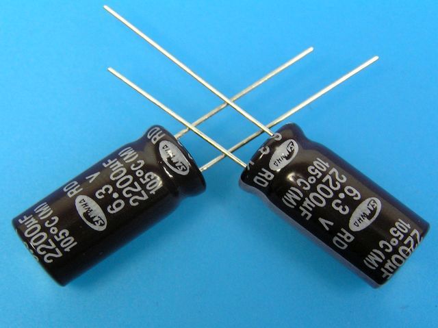 2200uF/6,3V - 105°C Samwha RD   kondenzátor elektrolytický