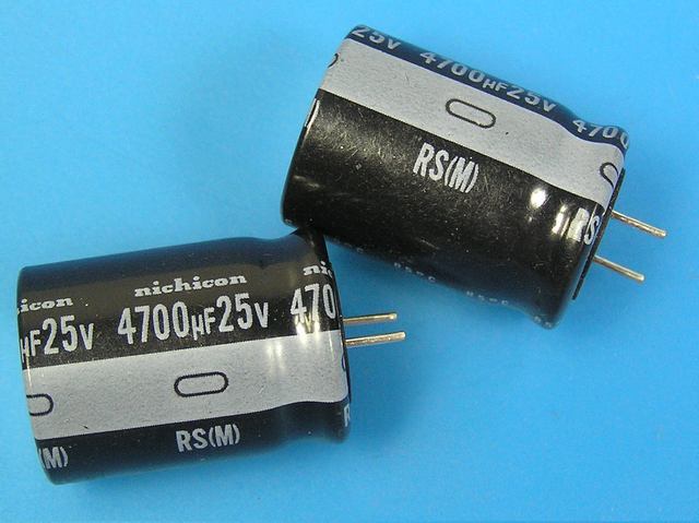 4700uF/25V - 85°C Nichicon RS   kondenzátor elektrolytický