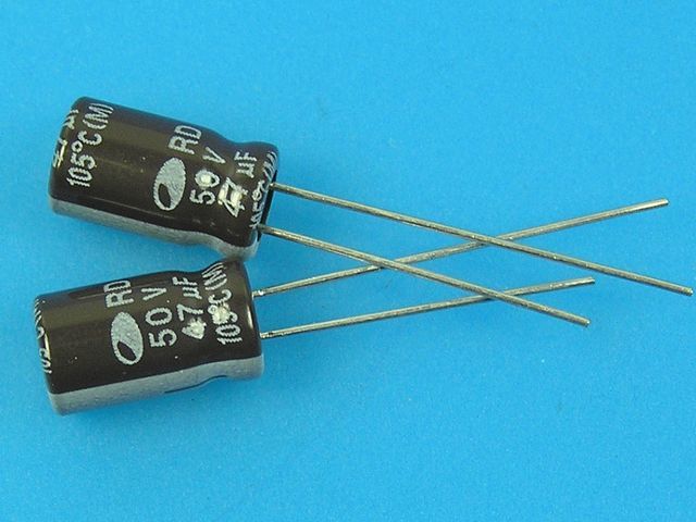 47uF/50V - 105°C Samwha RD  kondenzátor elektrolytický
