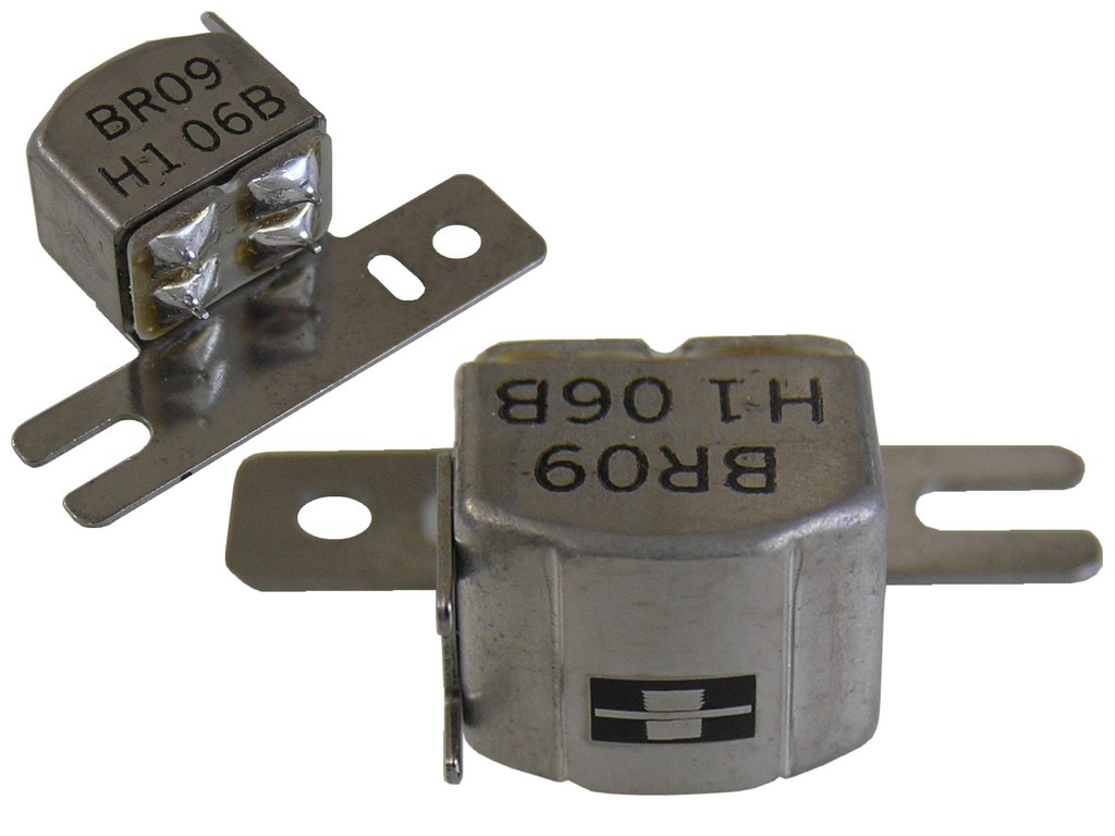 Hlava stereo 200 ohm  NEC 79AA0450 / BR09 . kazetové magnetofony