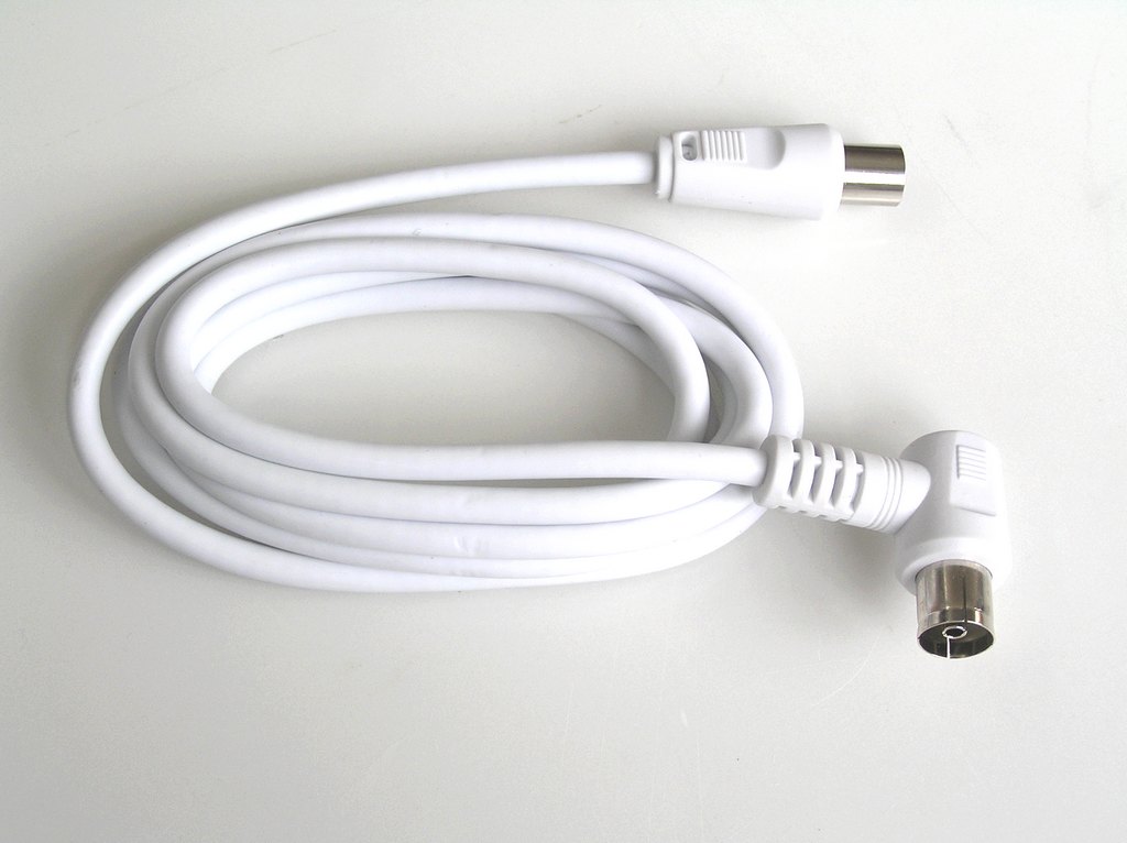 Kabel antenní - účastnická šňůra - 1.5m - bílý rovný / úhlový