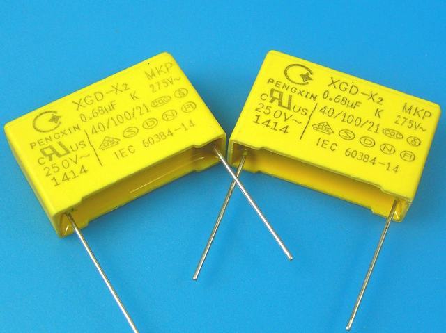 Kondenzátor fóliový 680nf / 275V AC  X2  MKP, polypropylen ( 684, 684J, 0.68uf ) RM= 27mm