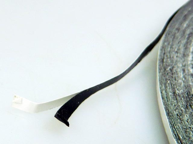 Lepící páska samolepící oboustranná pro displeje, šíře 3mm, síla 0,15mm, návin 50m, černá