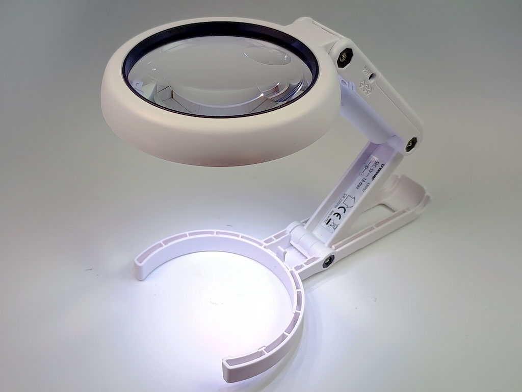 Lupa ruční se stojánkem a osvětlením 8 LED FS75RC, zvětšení 5x a 11x