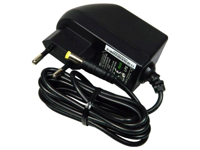 Napaječ univerzální impulzní 9V / 2A, konektor 5.5x2.1mm