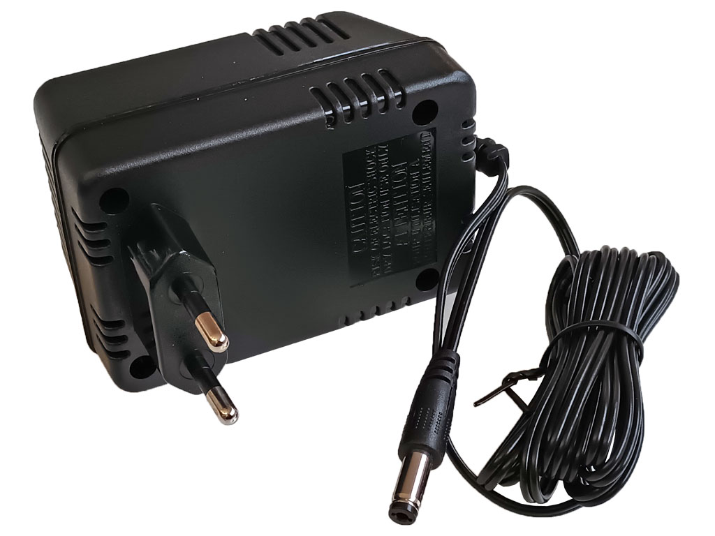 Napaječ univerzální trafo 12V / 1.67A, konektor 5.5x2.1mm