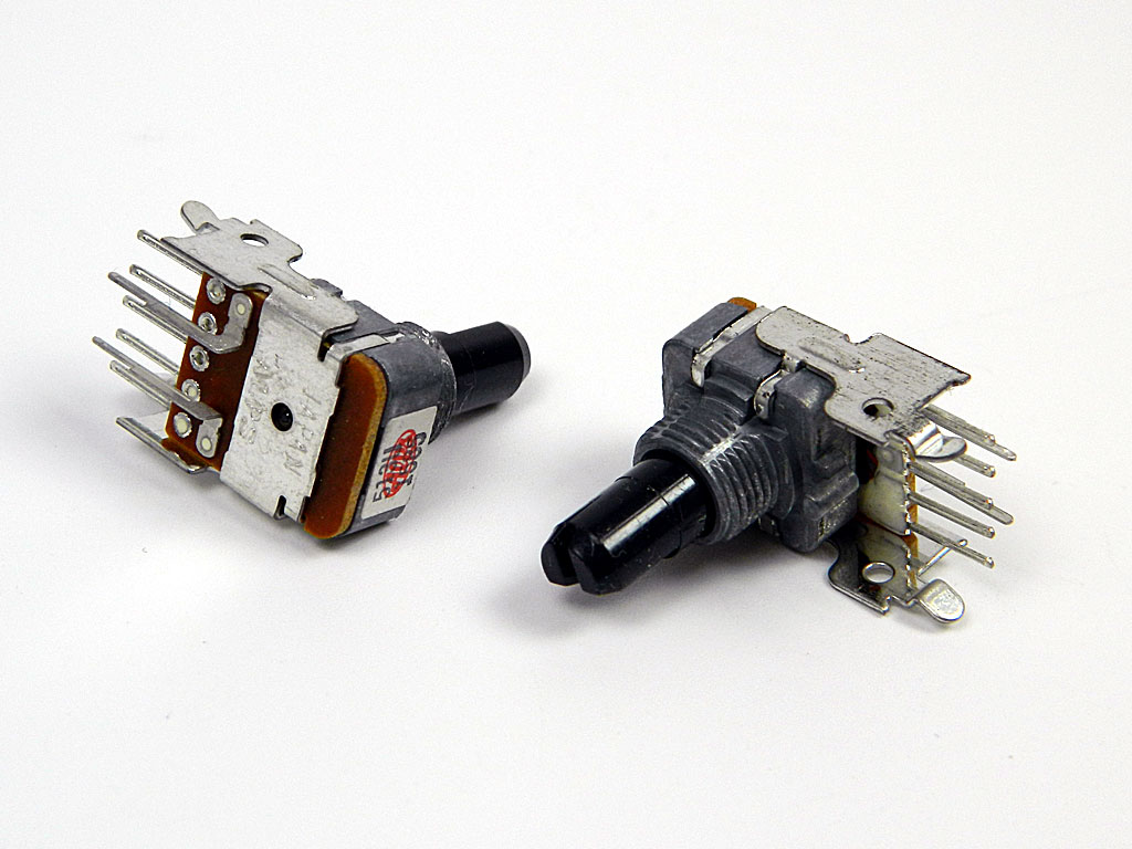 Potenciometr stereo otočný 50k / A č.59 logaritmický s odbočkou na střed 