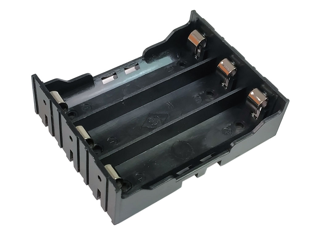 Pouzdro na baterie 3x 18650 vedle sebe samosatné vývody do plošného spoje