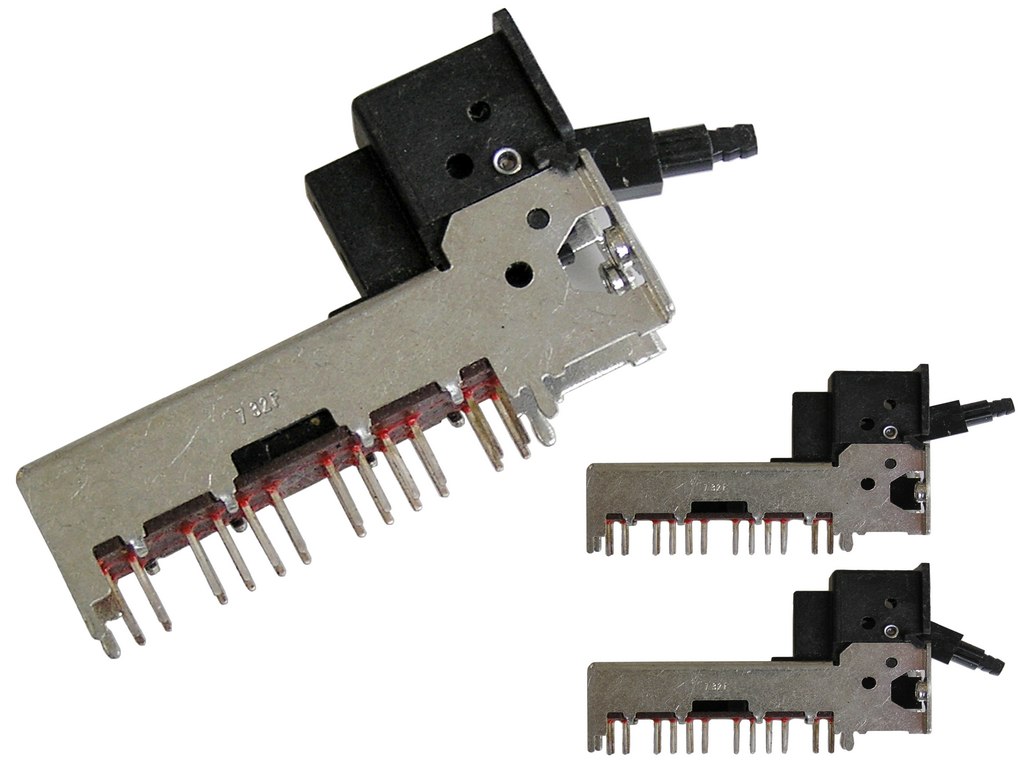 Přepínač radiomagnetofonu dvoupolohový 6 sekcí, 2 x 12 pin, výrobce ALPS