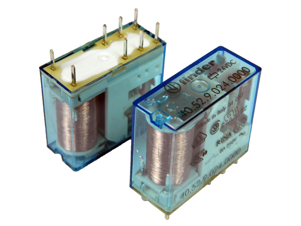 Relé 24V   2 x 230V/5A 40.52.9.024.0000 Finder