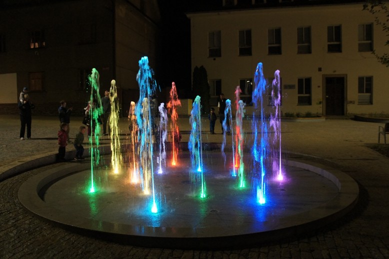 Světlo LED RISE nerez 3*1W, RGBV+, na noze, 30 degree, 12V DC