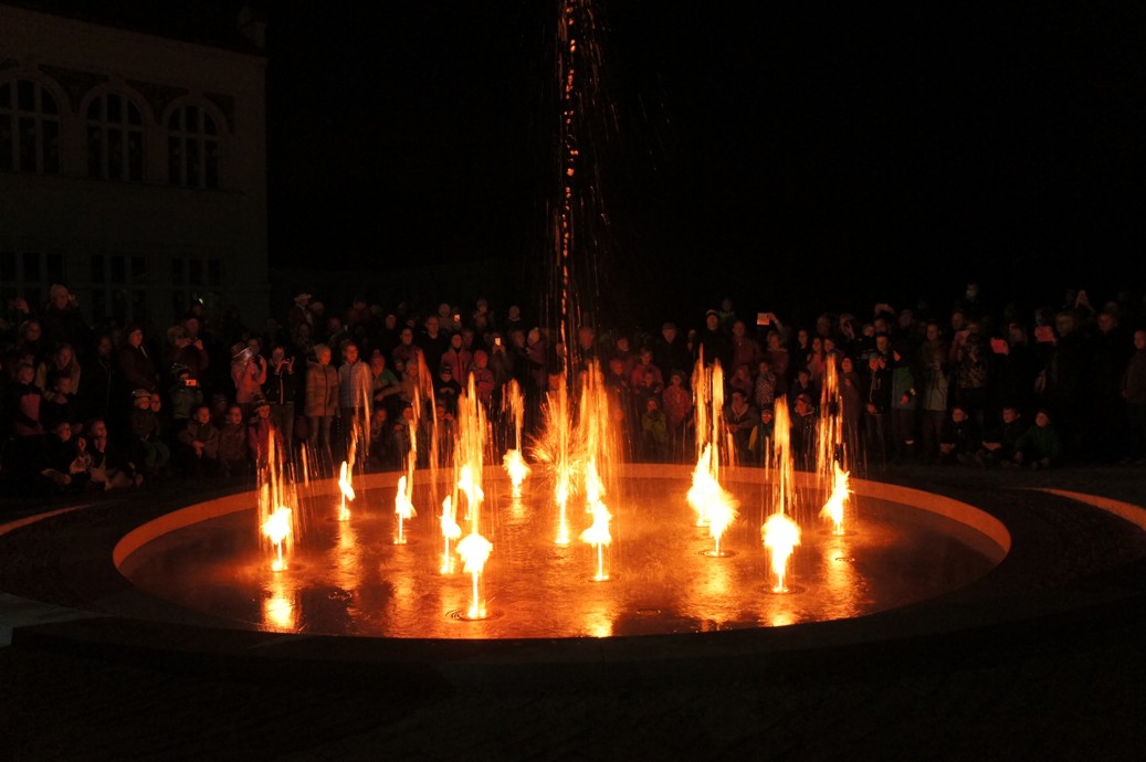 Světlo LED RISE nerez 3*3W, RGBV+, na noze, 30 degree, 24V DC