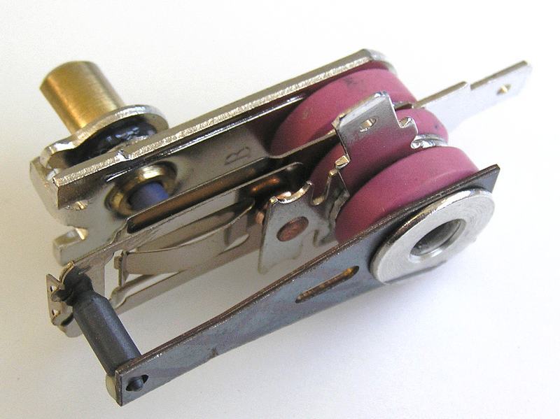 Termostat žehličky 5212810241  250°C  250V / 10A  ABUND228