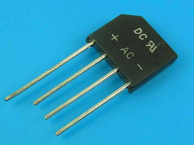 Usměrňovací můstek: jednofázový; Urmax: 600V; If: 4A; Ifsm: 125A