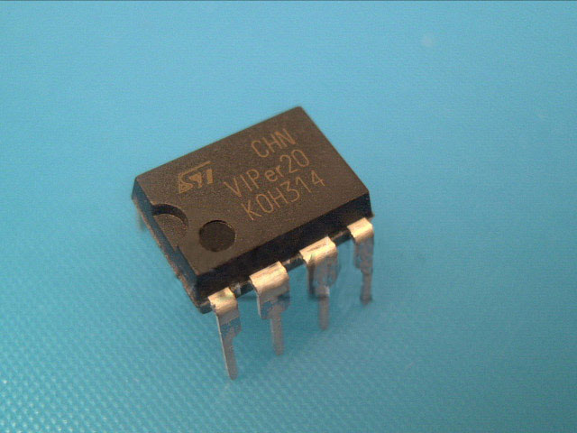 VIPer20A   ST   - DIL8