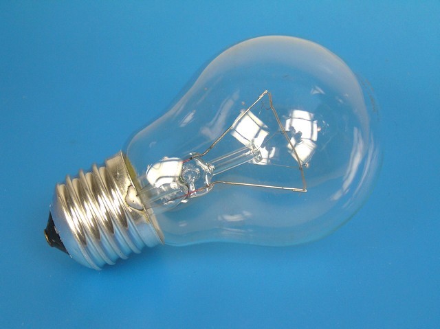 Žárovka E27  75W / 230V - průmyslové použití ( klasická žárovka tak jak jí léta známe ) 