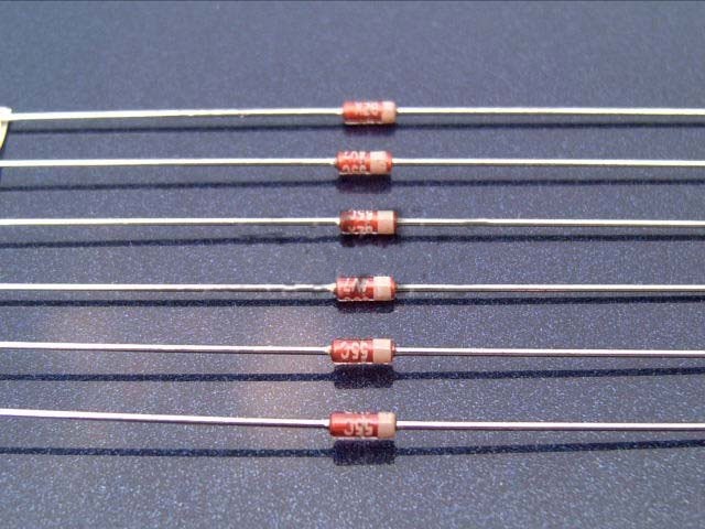 Zenerova dioda 3V 0,5W DO35 BZX55C3