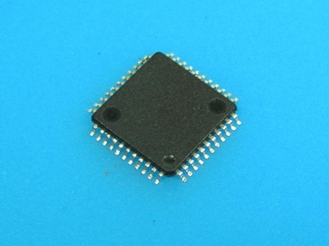 AD převodník ICL7106CM SMD pro LCD displej