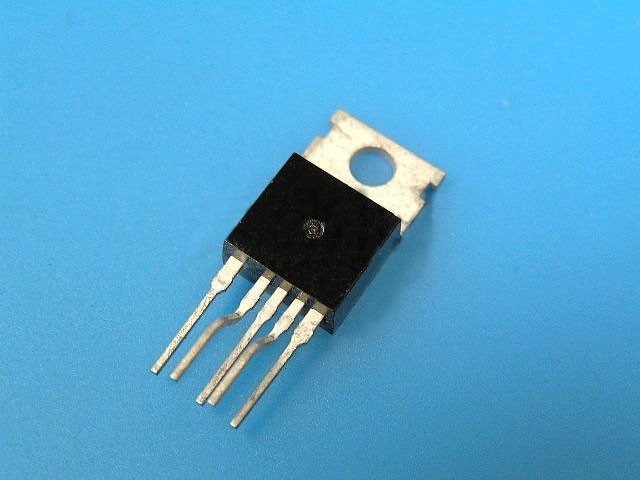 Výkonový integrovaný obvod DP906C pro impulsní zdroje