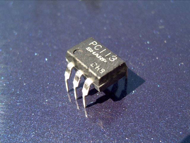 Optočlen PC111 s izolací 7,5 kV a napětím 30 V