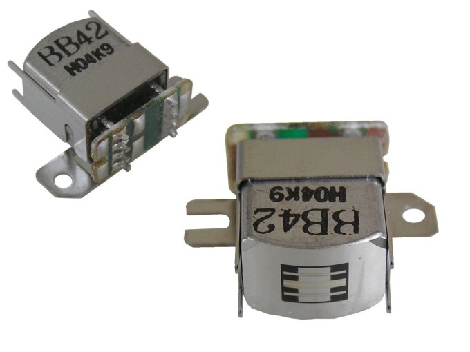 Stereo reverzní hlava BB42 325 ohm čtyřstopá pro kazetové magnetofony