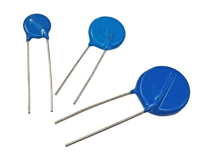 Metaloxidový varistor 275V 25A S10K275