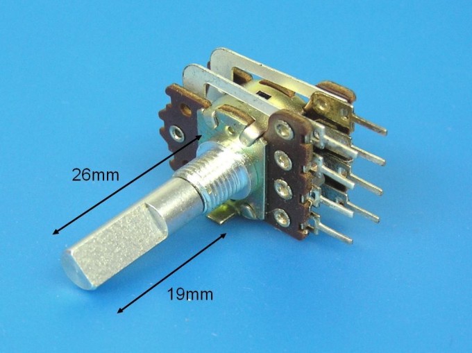 Stereo potenciometr otočný 10k / A č.29 s odbočkami pro loudness, hřídel 19 / 26 mm