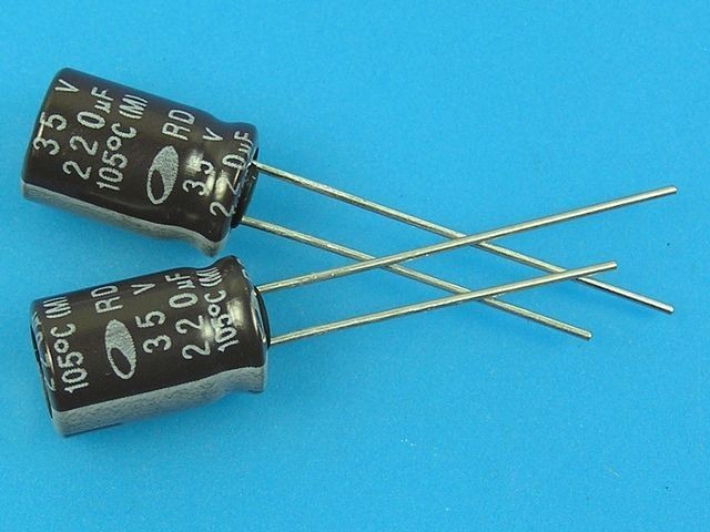 Elektrolytický kondenzátor 220uF 35V 105°C Samwha RD