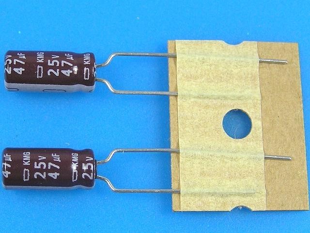 Elektrolytický kondenzátor 47uF 25V 105°C Nippon KMG