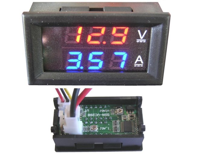 Digitální panelové sdružené měřidlo 0-100V, 0-10A s napájením 5-30V