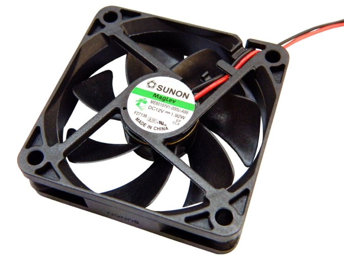 12V ventilátor 60x60x15mm s volnými dráty, plastový