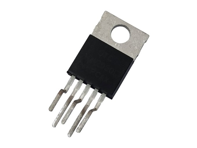 Integrovaný obvod IX0040TA / TDA2003 28V 3.5A 8W