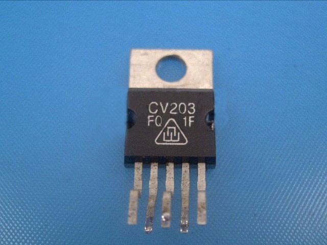 Integrovaný obvod CV203 / TDA2003