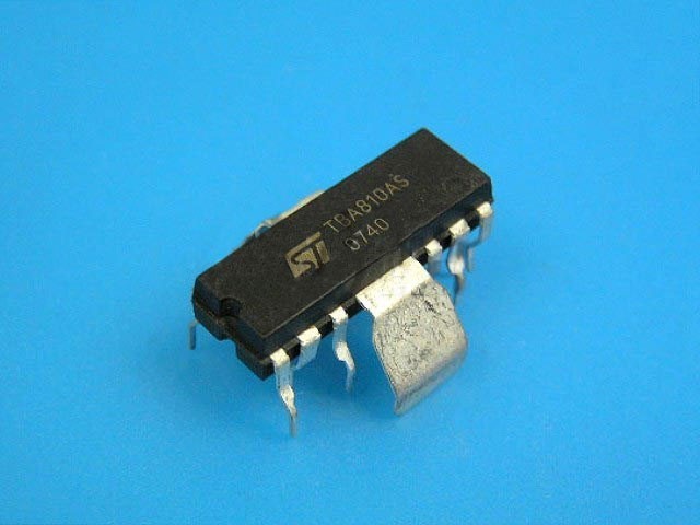 Integrovaný obvod TBA810AS S SGS