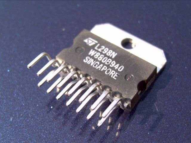 Výkonový budič L298N modul