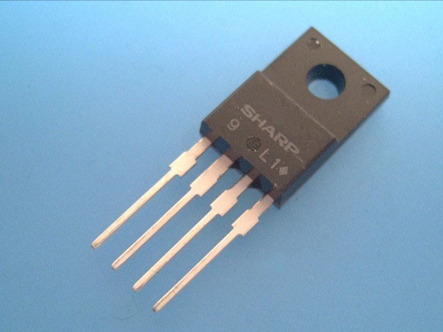 Stabilizátor napětí +12V 1A s řízeným zapínáním PQ12RF11 / KA78R12