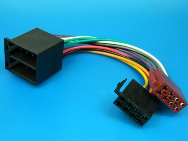 Auto redukční kabel ZRS s konektory 2x ISO zásuvka a 2x ISO vidlice