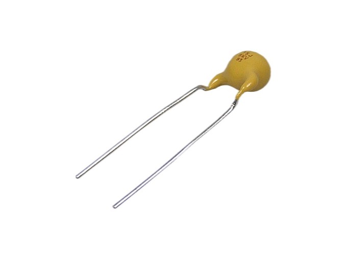 Keramický kondenzátor 15pF 6000V s RM7.5mm