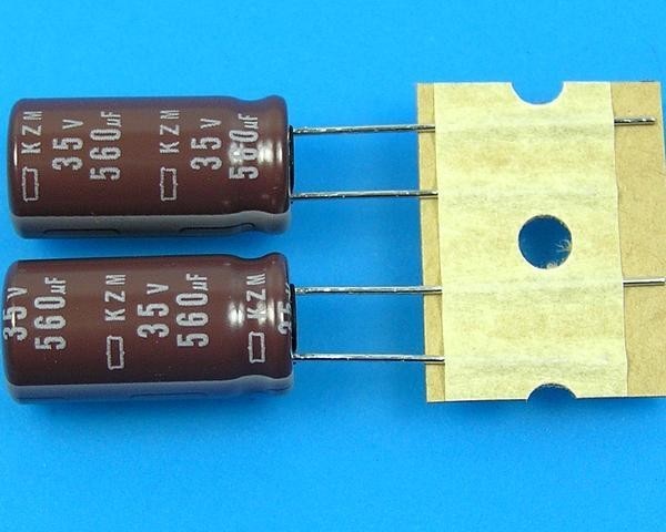 Elektrolytický kondenzátor 560uF 35V 105°C Nippon KZM low ESR
