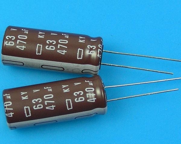Elektrolytický kondenzátor 470uF 63V 105°C s nízkým ESR a dlouhou životností