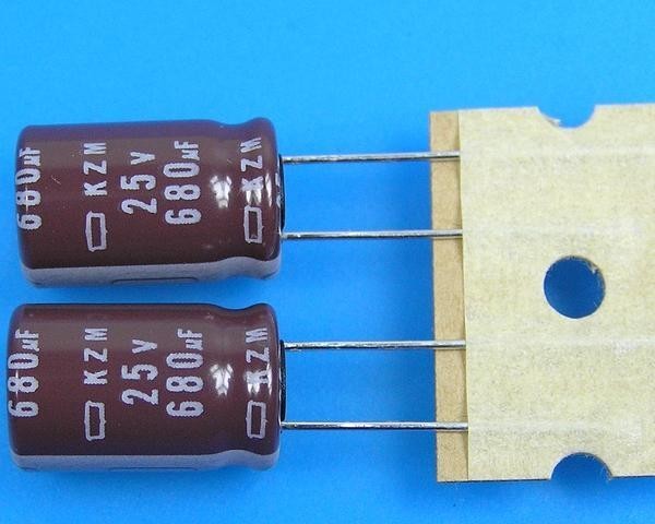 Elektrolytický kondenzátor 680uF 25V 105°C Nippon KZM low ESR