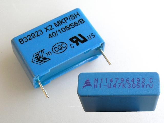 Impulzní kondenzátor MKP 0,47uF 305V AC X2