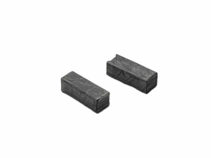 Uhlíkové kartáče do elektromotoru šicího stroje Pfaff 5x5x13 mm, 2 ks