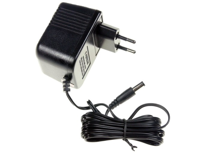 Univerzální napájecí adaptér 16V 0,5A s konektorem 5,5 x 2,1 mm