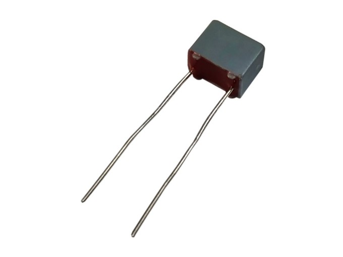 Fóliový kondenzátor 3.3nF 63V DC, 40V AC, ±2.5%, polypropylen, rozteč 5 mm
