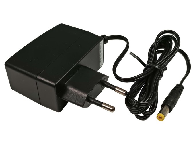 Univerzální impulzní napájecí adaptér 6V 2A s konektorem 5,5x2,1 mm