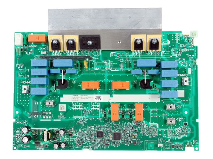 Napájecí výkonový modul pro indukční varnou desku Bosch PXV875DC1E/06