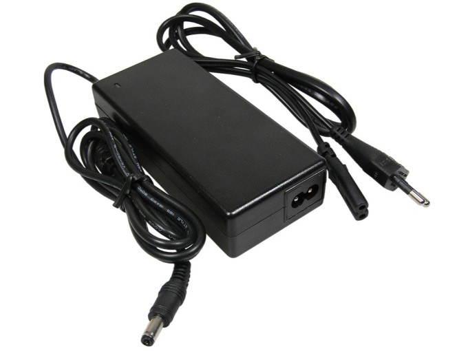 Univerzální napájecí adaptér pro notebooky 19V 4,74A 90W