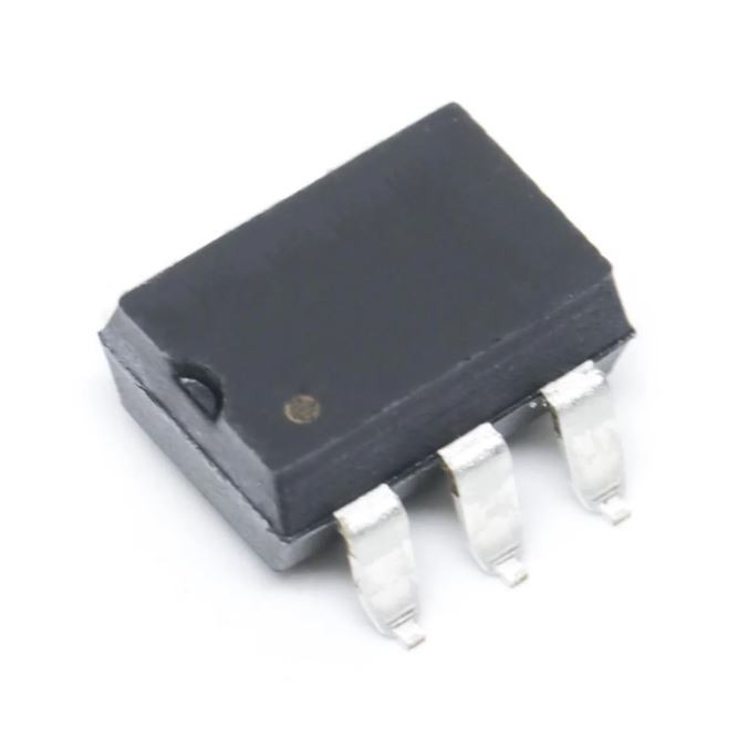 Optočlen CNY17F-1 s izolačním napětím 4 kV