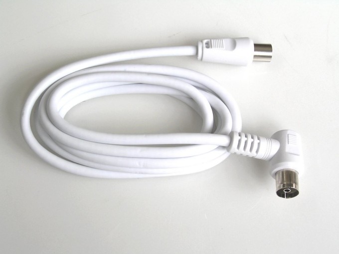 Anténní účastnický koaxiální kabel 2,5 m bílý s přímým a úhlovým konektorem